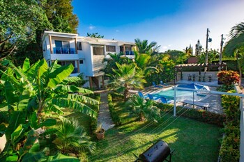 fully equipped 2br aptdt5mins to the beach