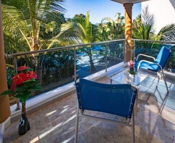 fully equipped 2br aptdt5mins to the beach