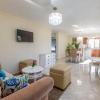 fully equipped 2br aptdt5mins to the beach