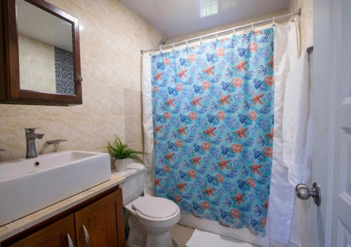 fully equipped 2br aptdt5mins to the beach
