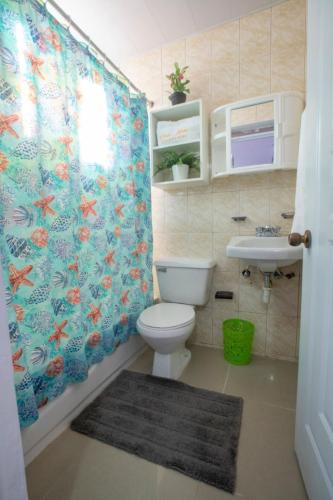 fully equipped 2br aptdt5mins to the beach