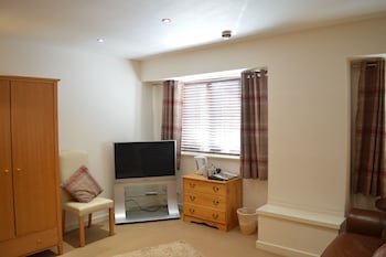 Airlie Arms Hotel,Forfar>>Dundee,3 star