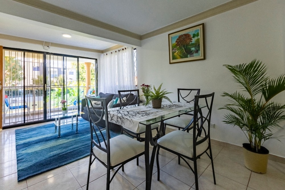 cozy and central apartment 1br 1ba with pool