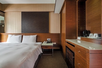 check inn express taichung feng chia