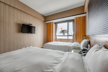 check inn express taichung feng chia