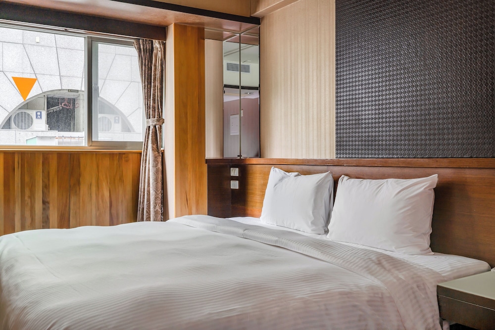 check inn express taichung feng chia