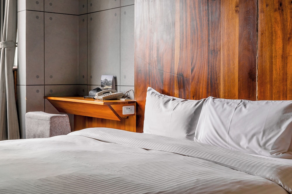 check inn express taichung feng chia