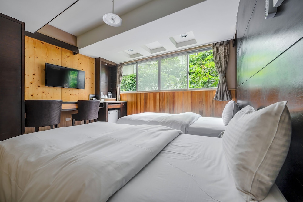 check inn express taichung feng chia