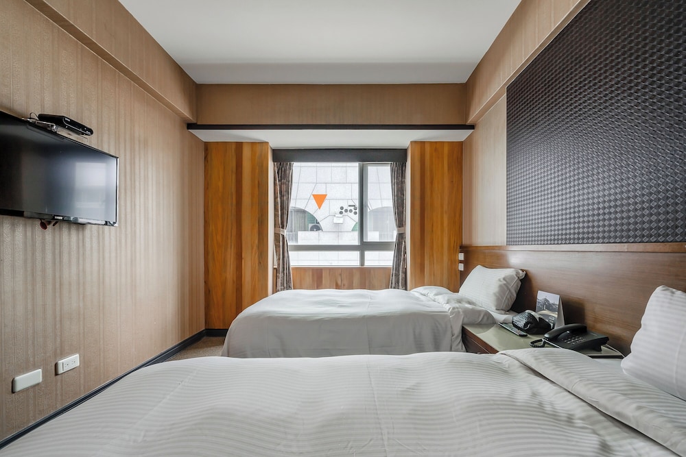 check inn express taichung feng chia