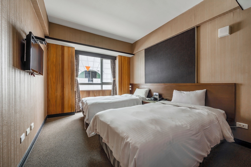 check inn express taichung feng chia