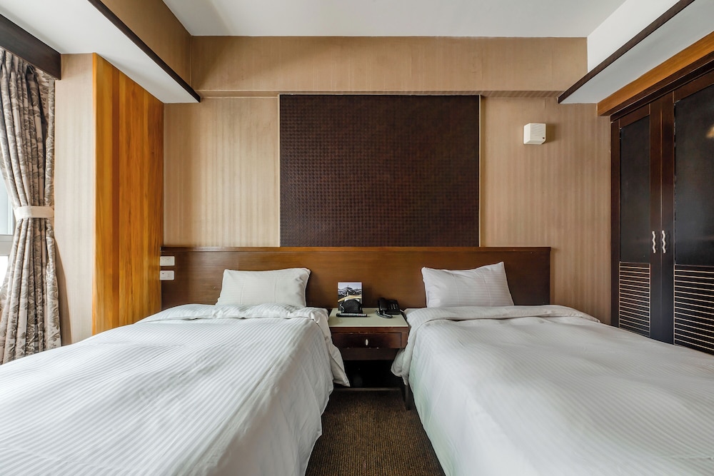 check inn express taichung feng chia