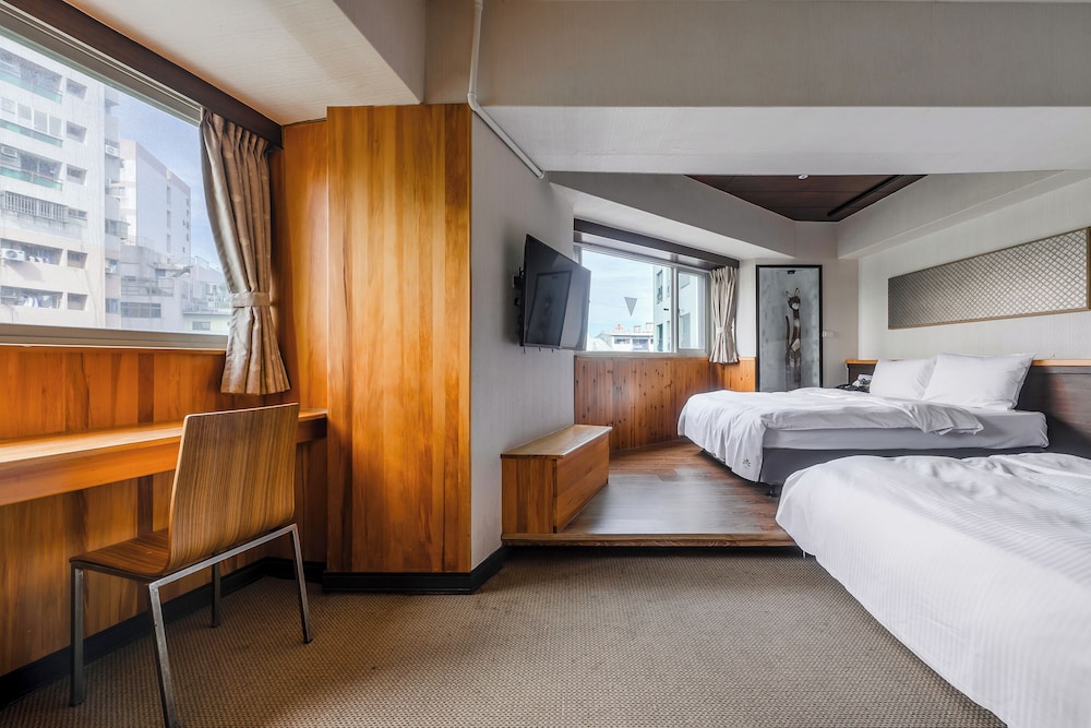 check inn express taichung feng chia