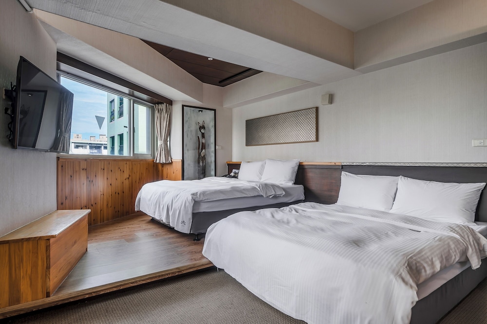 check inn express taichung feng chia