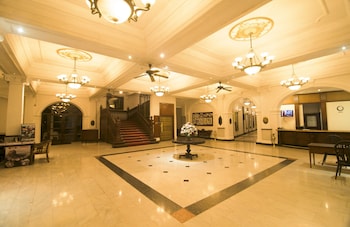 queens hotel