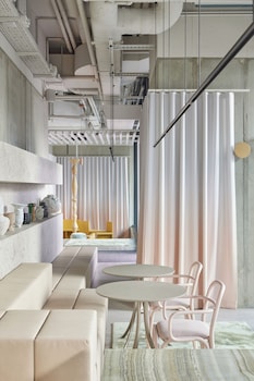 locke at east side gallery