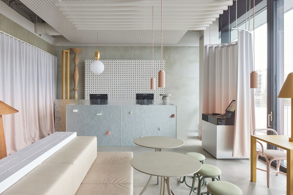 locke at east side gallery