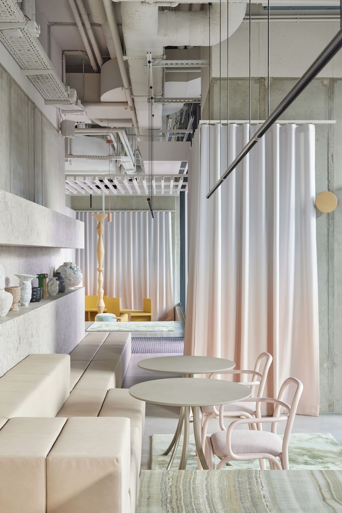 locke at east side gallery