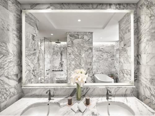 ashta residence