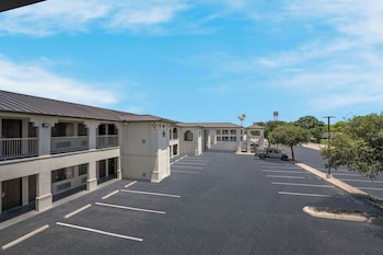 Quality Inn & Suites Junction,Kimble County>>Junction,3 star