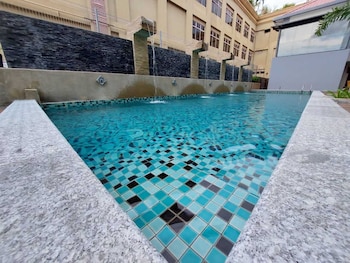 christee suites hotel