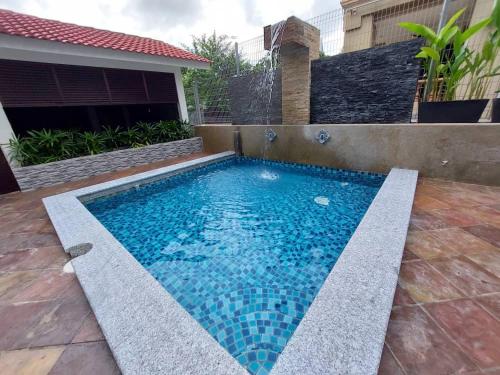 christee suites hotel