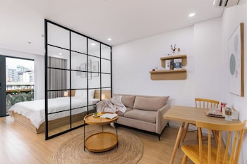 lagom apartment and hotel