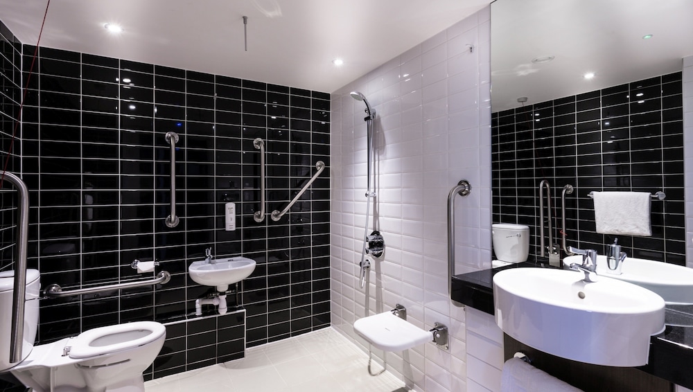 holiday inn express wakefield by ihg