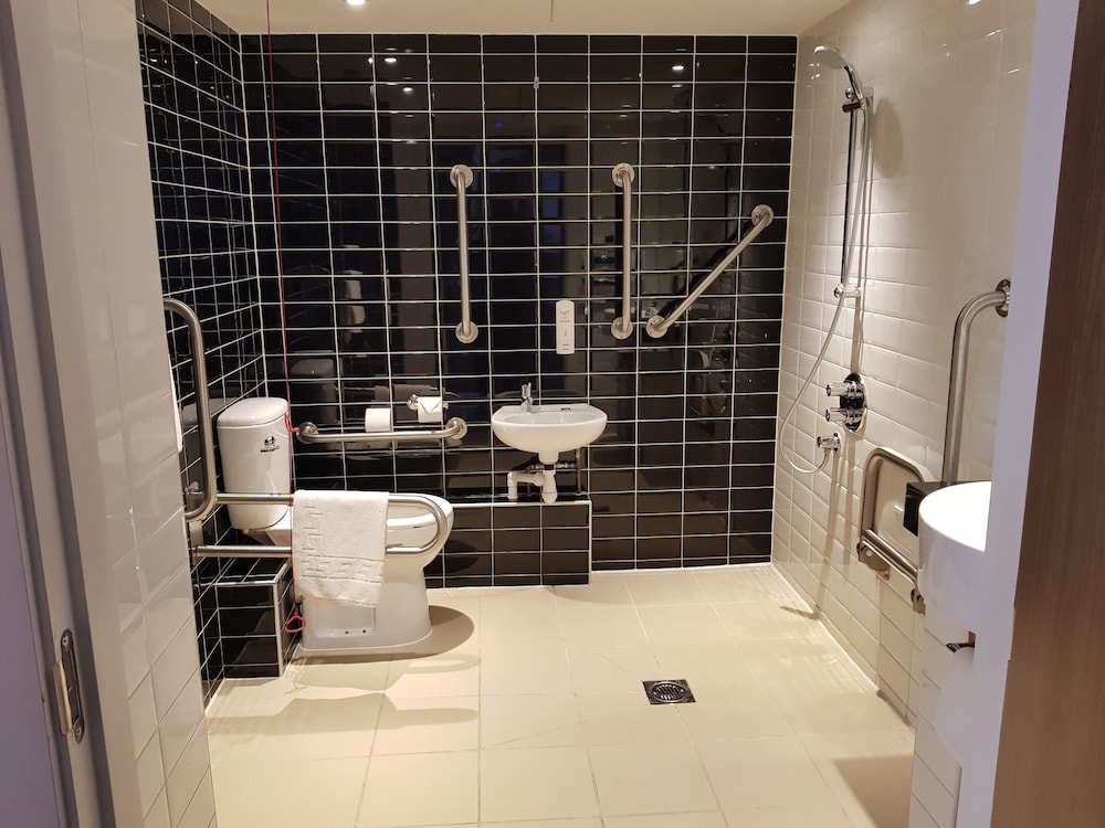 holiday inn express wakefield by ihg