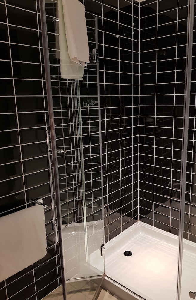 holiday inn express wakefield by ihg