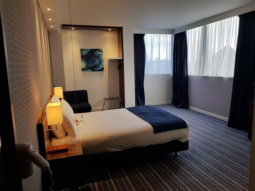 holiday inn express wakefield by ihg