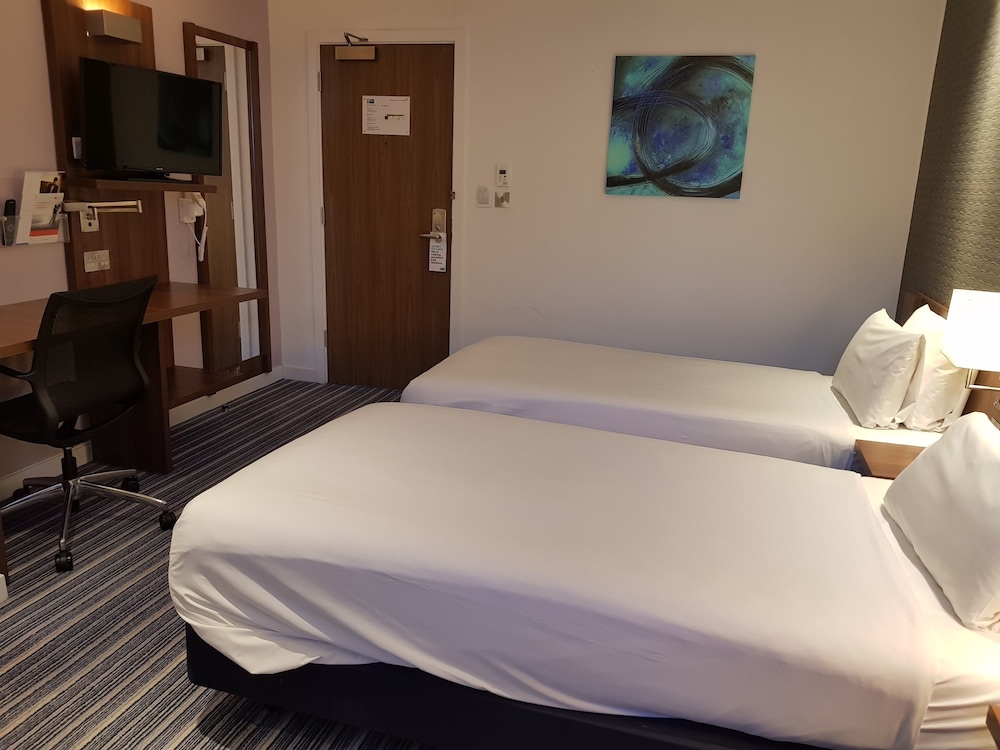 holiday inn express wakefield by ihg