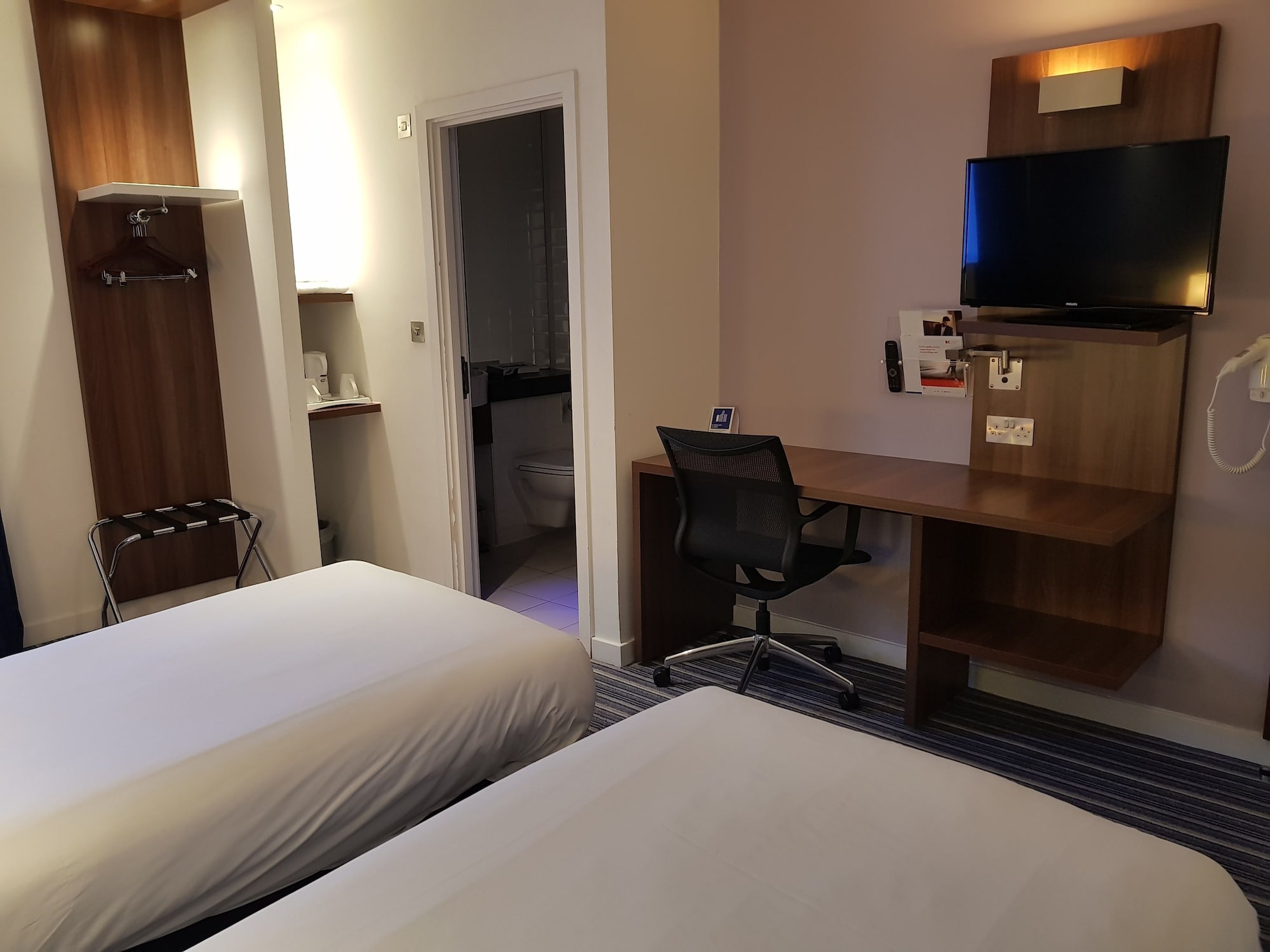 holiday inn express wakefield by ihg