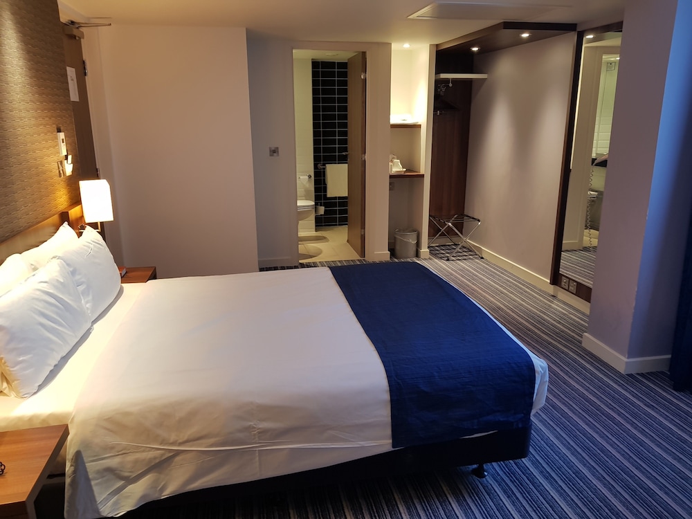 holiday inn express wakefield by ihg