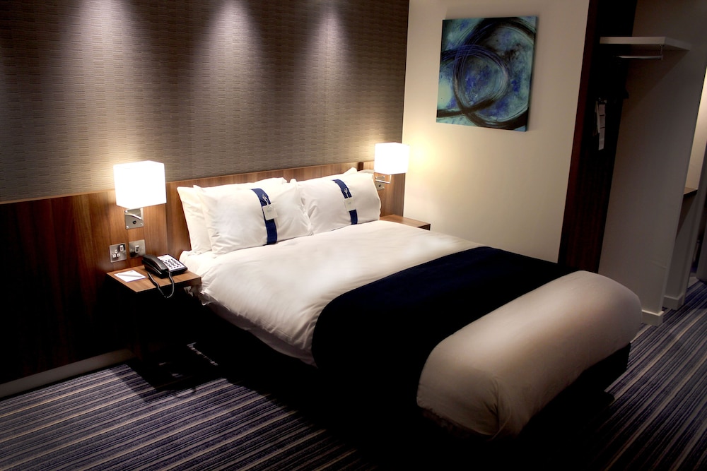 holiday inn express wakefield by ihg