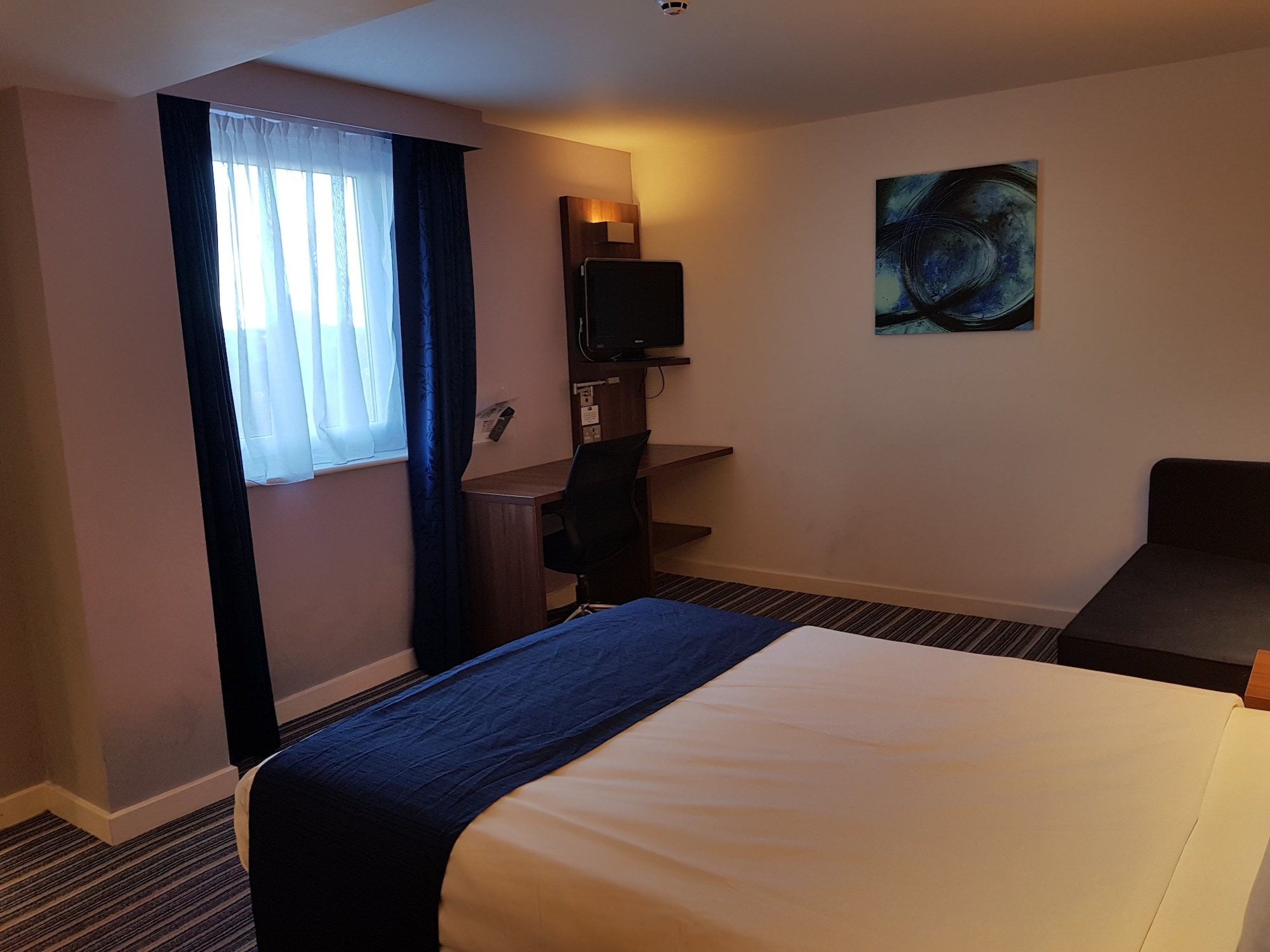 holiday inn express wakefield by ihg