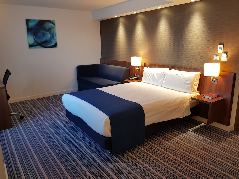 holiday inn express wakefield by ihg