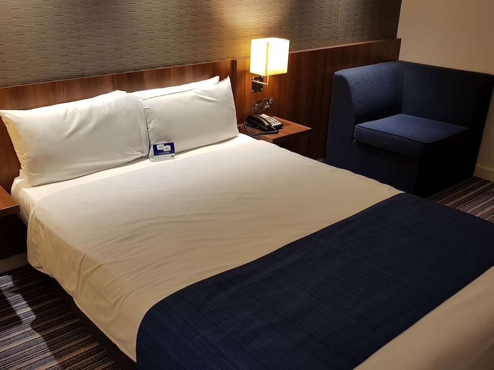 holiday inn express wakefield by ihg