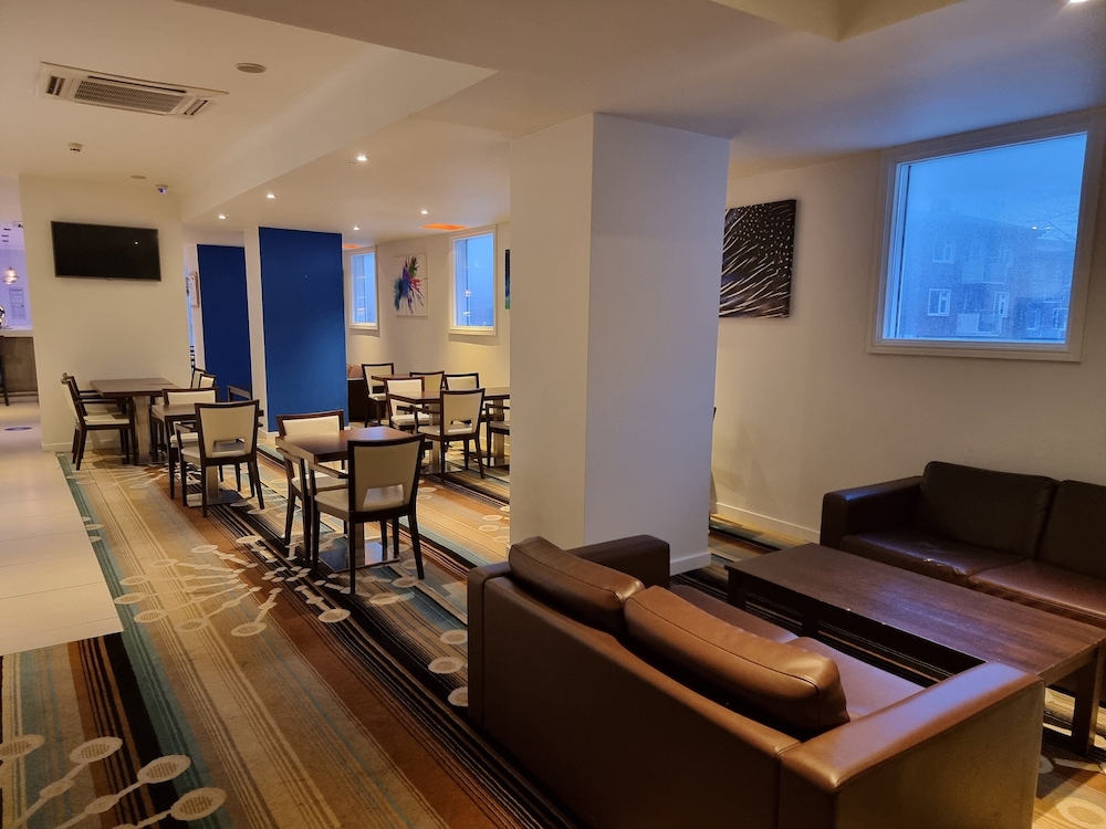 holiday inn express wakefield by ihg