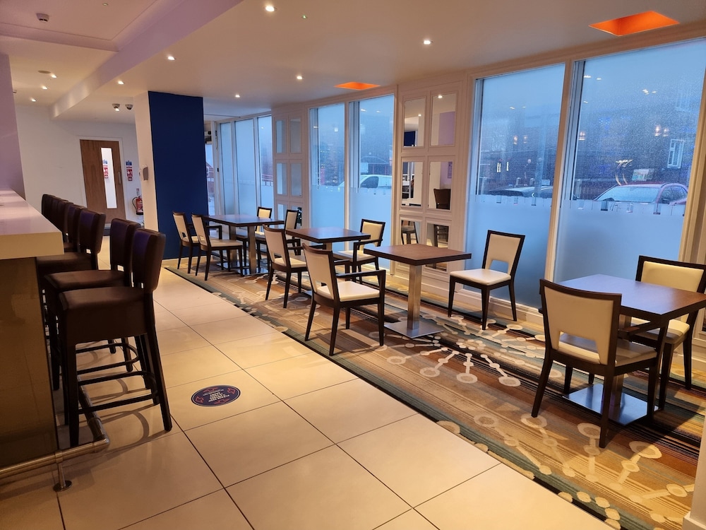 holiday inn express wakefield by ihg
