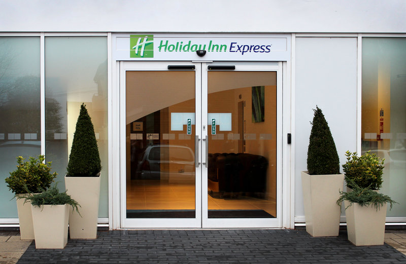 holiday inn express wakefield an ihg hotel