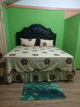 deanos cottage