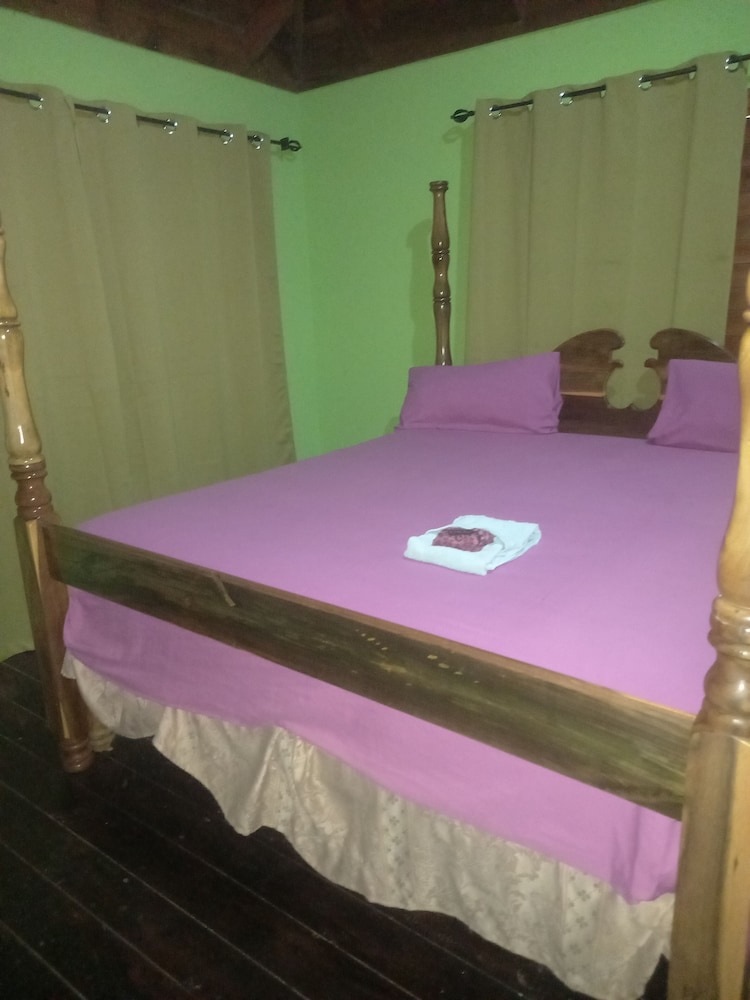 deanos cottage