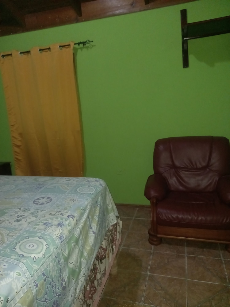 deanos cottage
