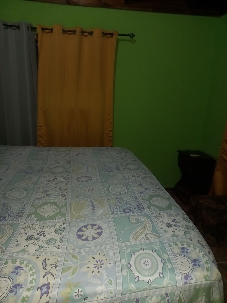 deanos cottage