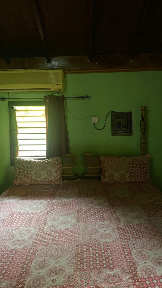deanos cottage