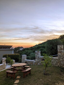 natura luxury suites parga