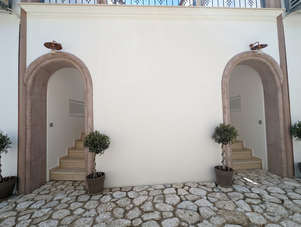 natura luxury suites parga