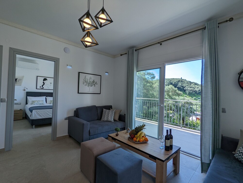 natura luxury suites parga