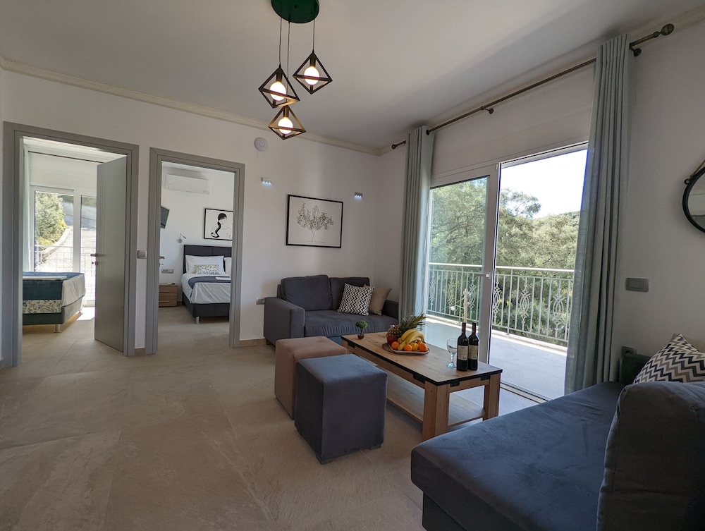natura luxury suites parga