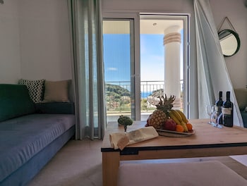 natura luxury suites parga